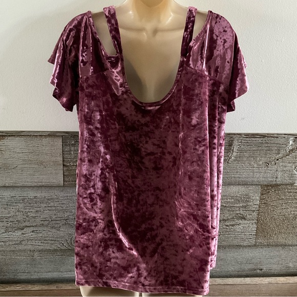 Torrid Plum Velvet Cold Shoulder Top Size 2 (2X) (P1) - Picture 4 of 8
